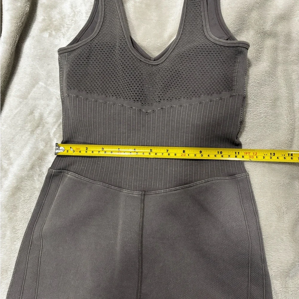 JoyLab Taupe Textured Sleeveless Top - Picture 5 of 6
